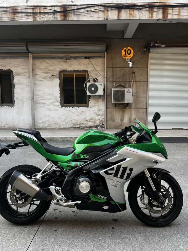 二手贝纳利龙卷风 Tornado 252R