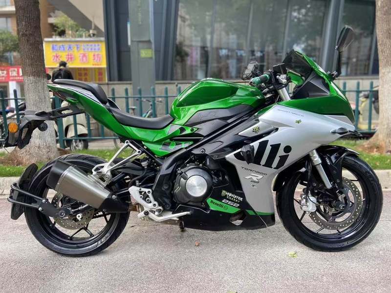二手贝纳利龙卷风 Tornado 252R