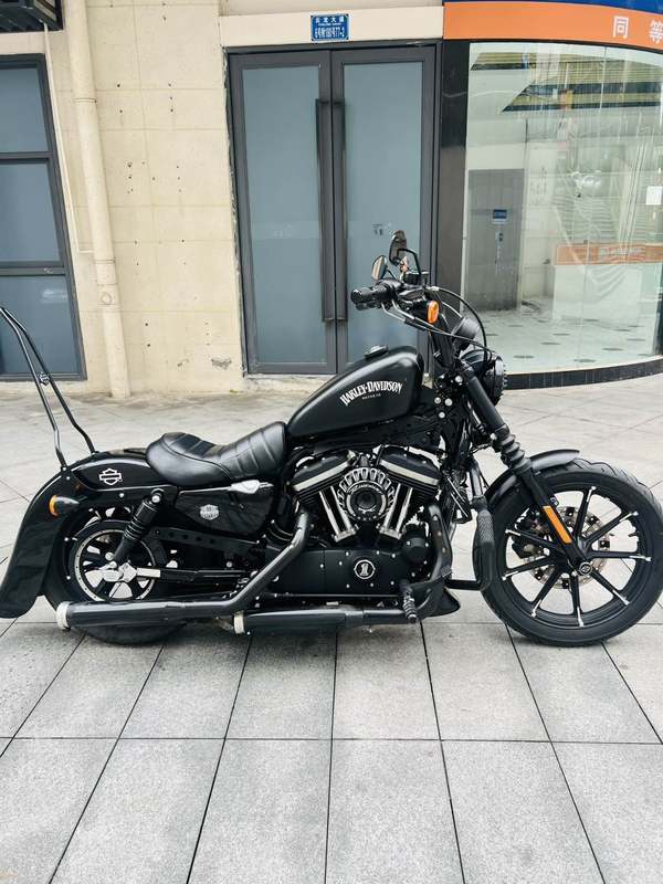 二手哈雷戴维森Iron883 硬汉