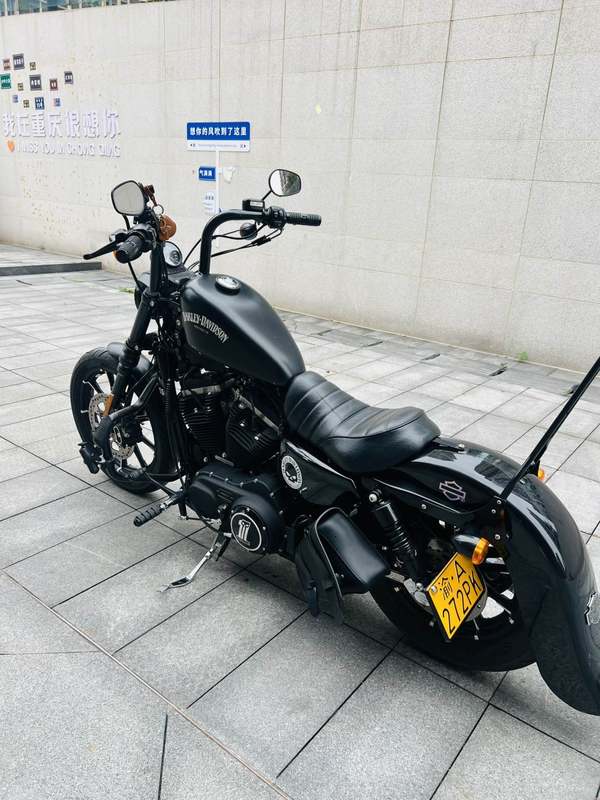二手哈雷戴维森Iron883 硬汉