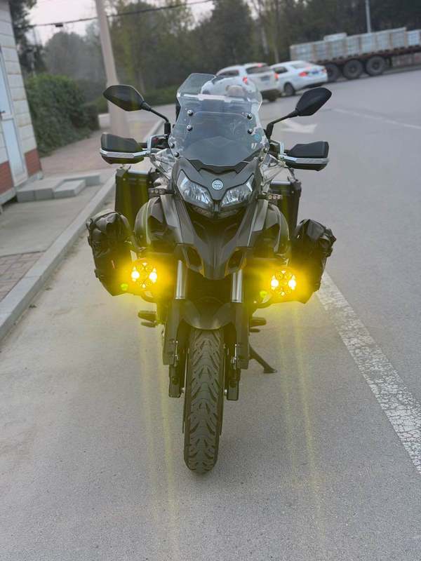 二手贝纳利金鹏 TRK502