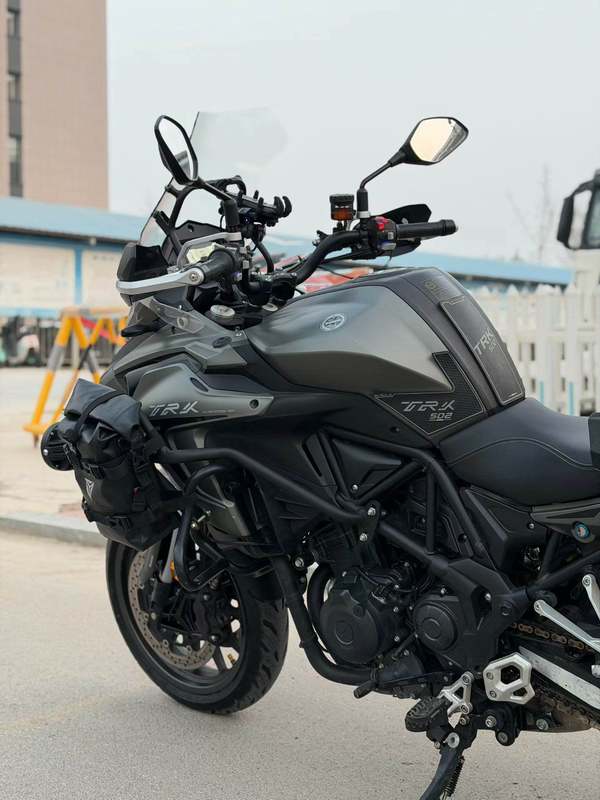 二手贝纳利金鹏 TRK502