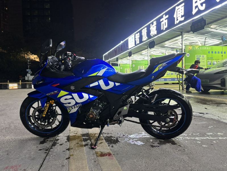 二手豪爵铃木GSX250R