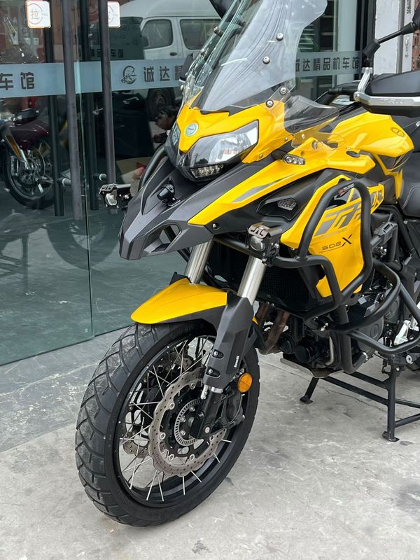 二手贝纳利金鹏 TRK502