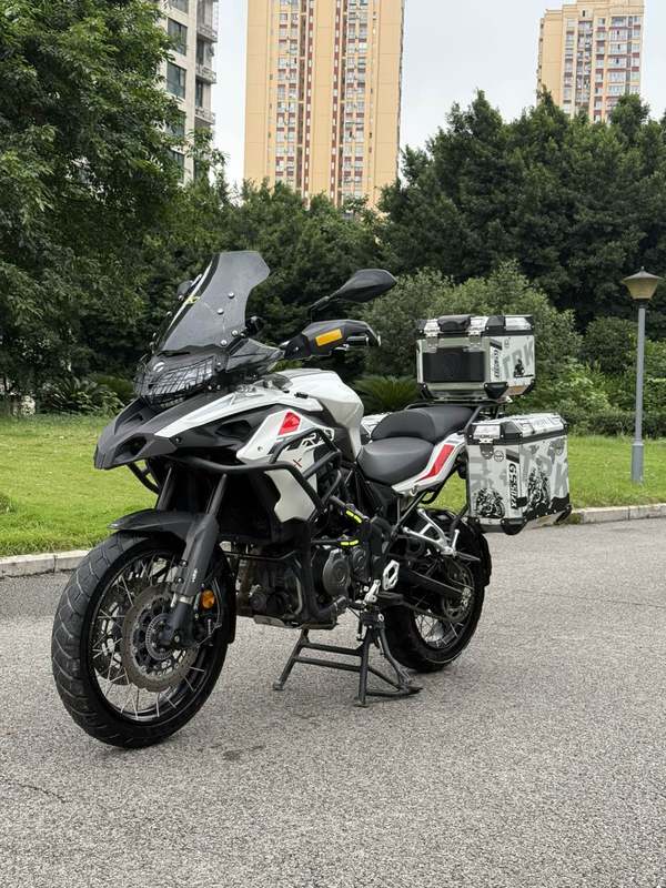 二手贝纳利金鹏 TRK502