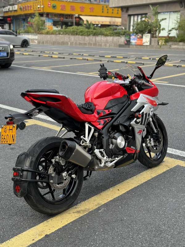 二手贝纳利龙卷风 Tornado 252R