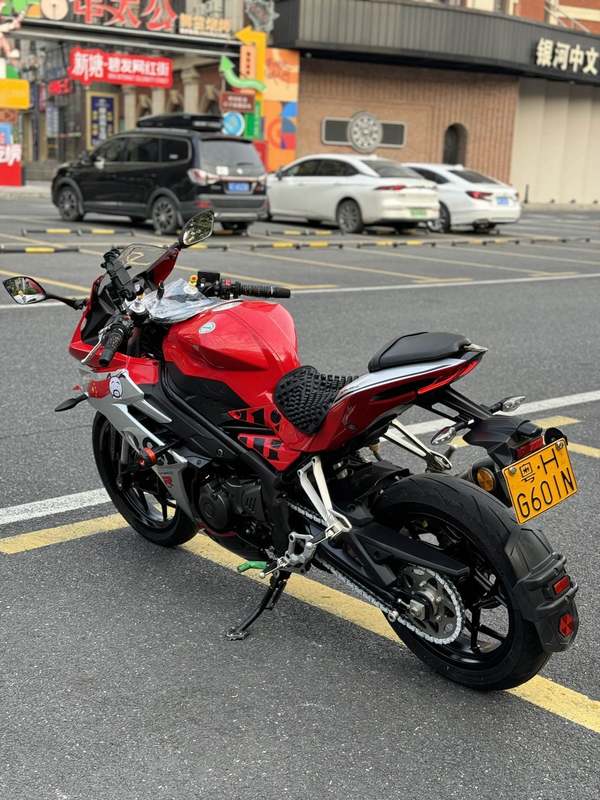 二手贝纳利龙卷风 Tornado 252R