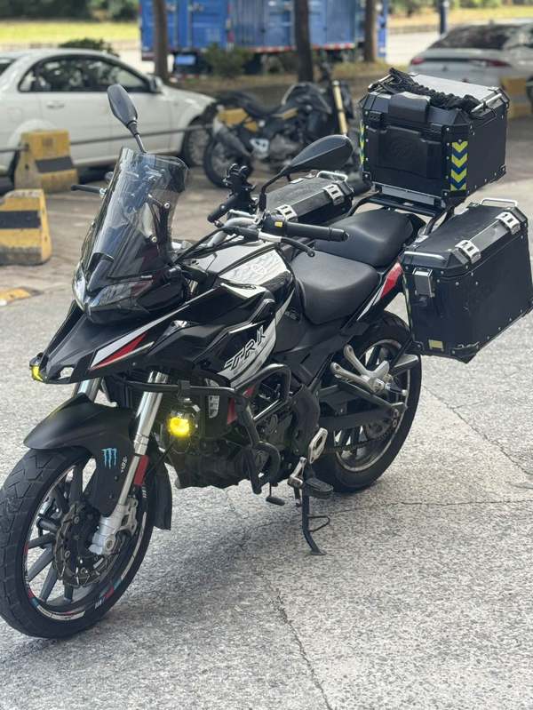 二手贝纳利金鹏 TRK251