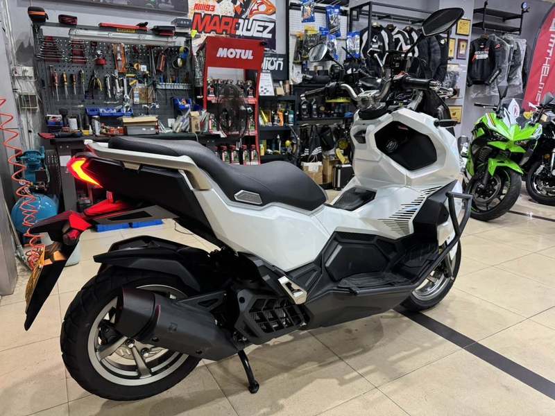 二手三阳哈士奇 Husky ADV150