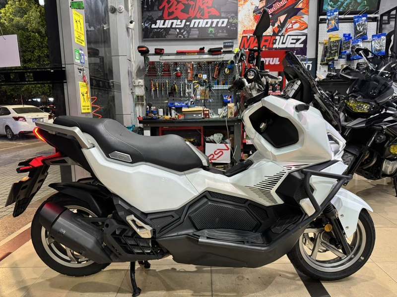 二手三阳哈士奇 Husky ADV150