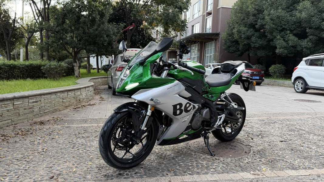 二手贝纳利龙卷风 Tornado 252R