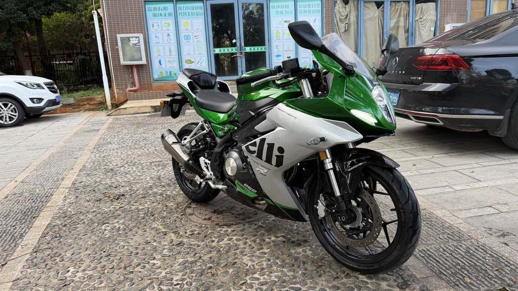 二手贝纳利龙卷风 Tornado 252R