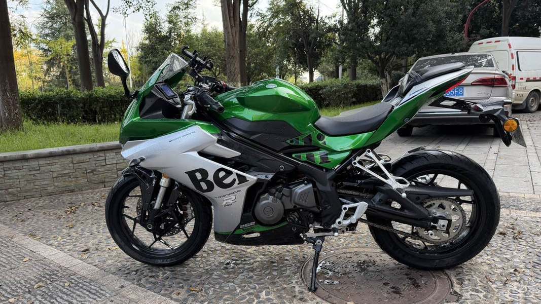 二手贝纳利龙卷风 Tornado 252R