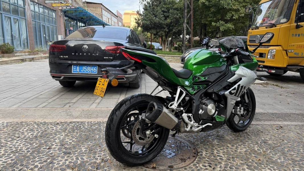 二手贝纳利龙卷风 Tornado 252R