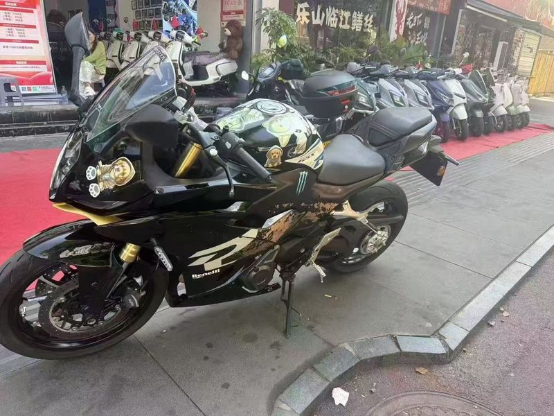 二手贝纳利龙卷风 Tornado 402R