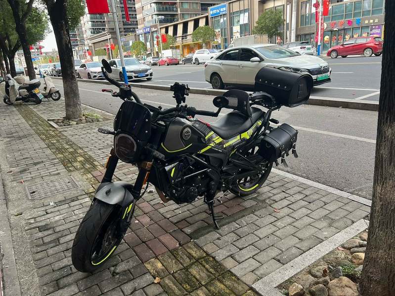 二手贝纳利幼狮 Leoncino 250