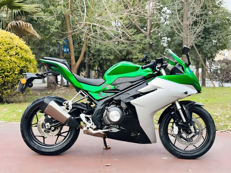 二手贝纳利龙卷风 Tornado 252R