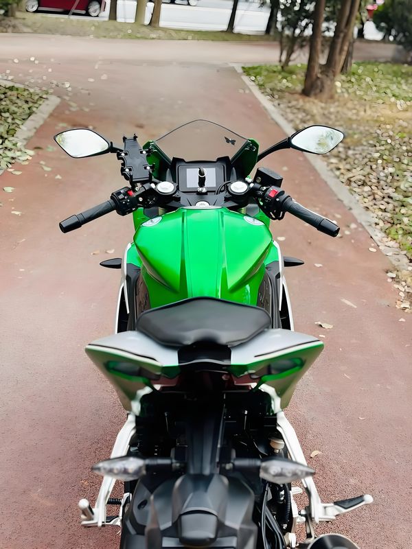 二手贝纳利龙卷风 Tornado 252R