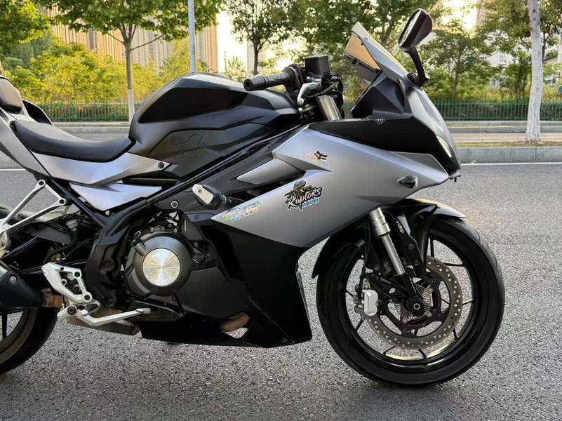 二手贝纳利龙卷风 Tornado 252R