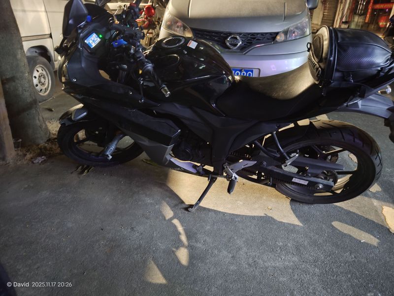 二手济南铃木极客飒 Gixxer 155