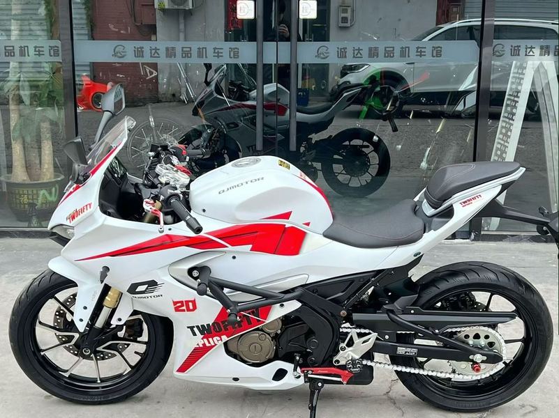 二手QJMOTOR赛250
