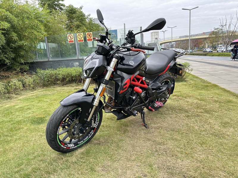 二手贝纳利蓝宝龙 BN302S