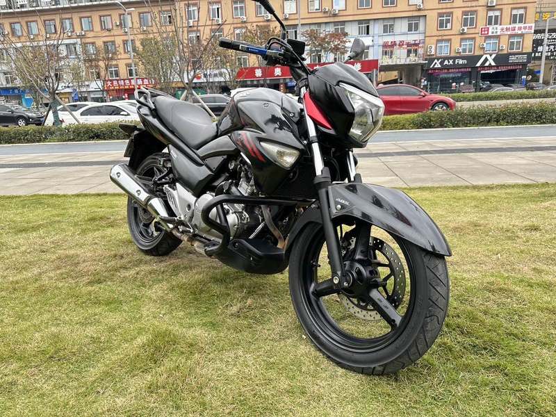 二手豪爵铃木骊驰 GW250