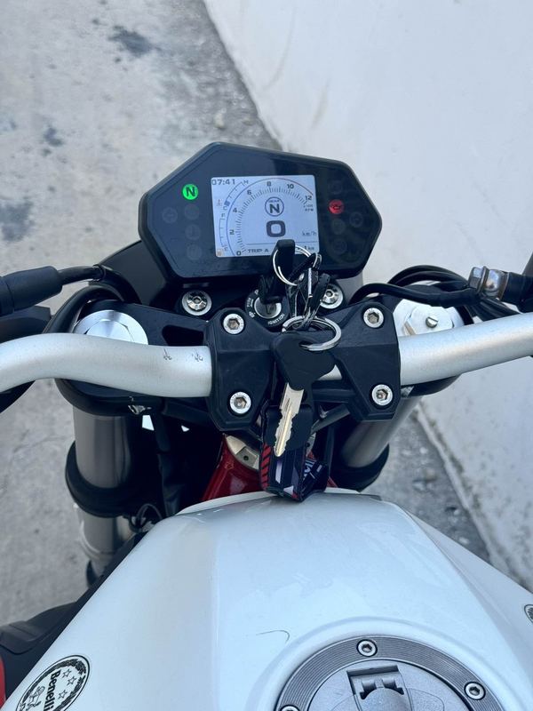 二手贝纳利蓝宝龙 BN302S