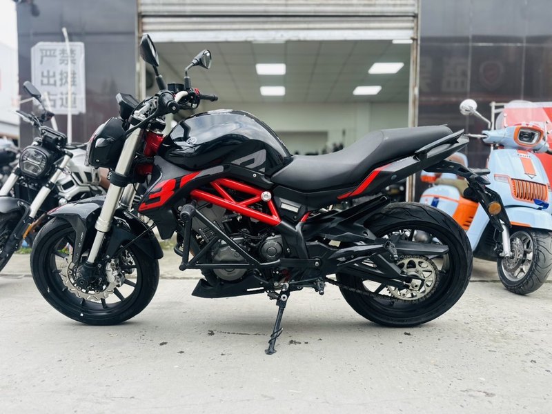 二手贝纳利蓝宝龙 BN302S