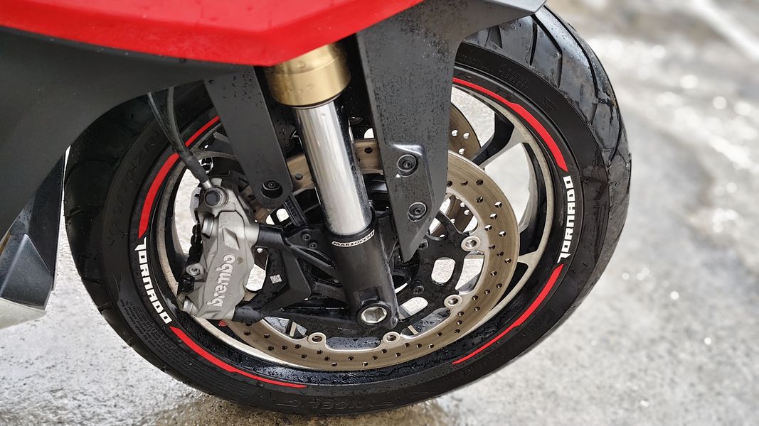 二手贝纳利龙卷风 Tornado 552R