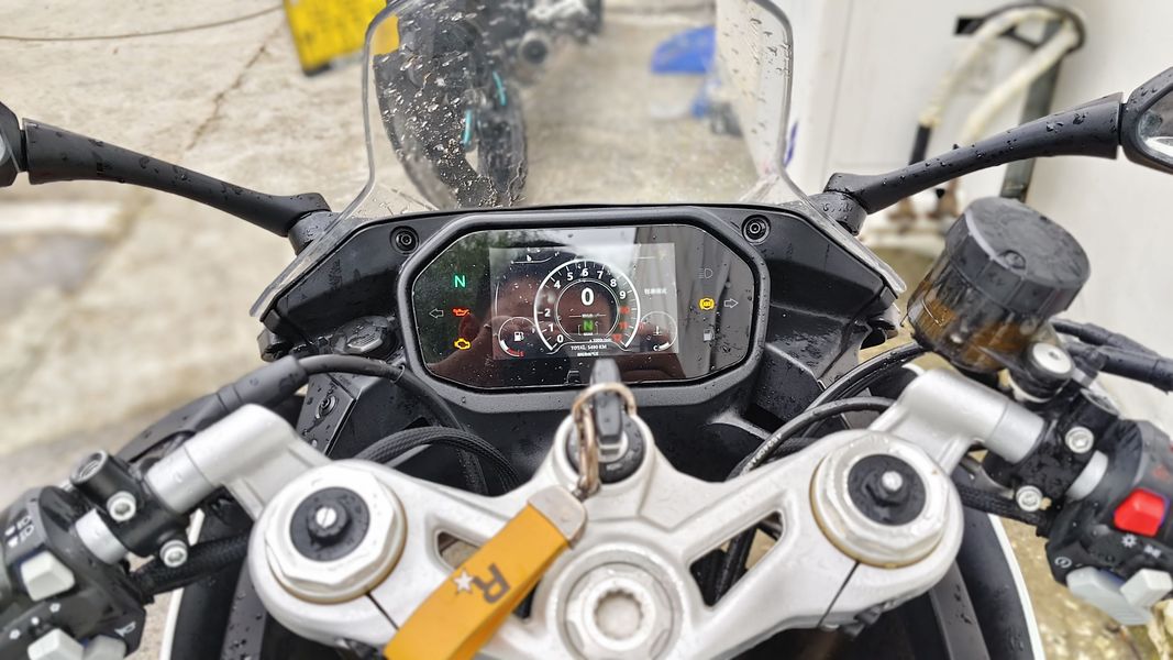 二手贝纳利龙卷风 Tornado 552R