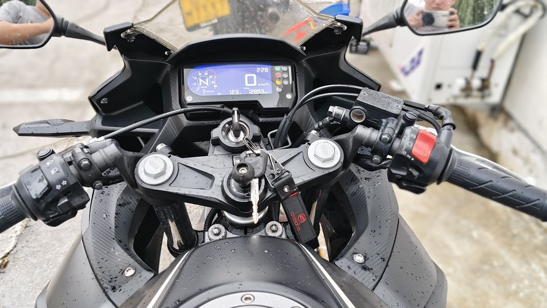 二手本田CBR400R