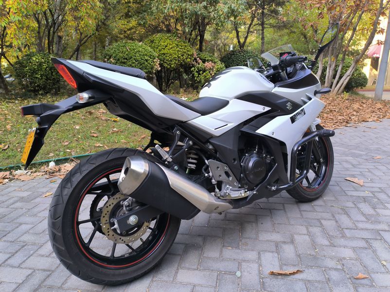 二手豪爵铃木GSX250R