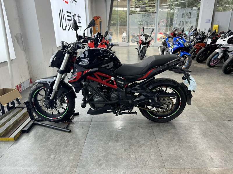 二手贝纳利蓝宝龙 BN302S