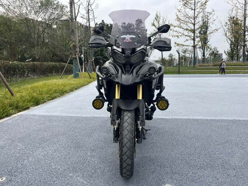 二手贝纳利TRK702