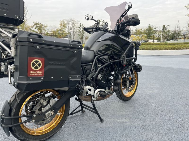 二手贝纳利TRK702