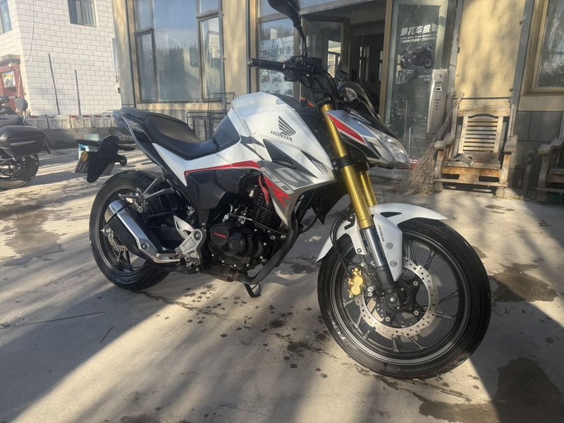 二手五羊本田CB190R 暴锋眼