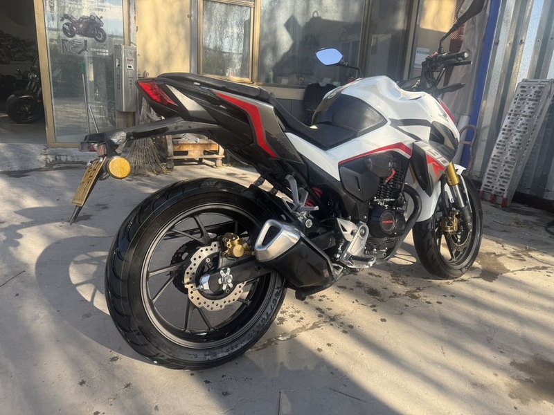 二手五羊本田CB190R 暴锋眼
