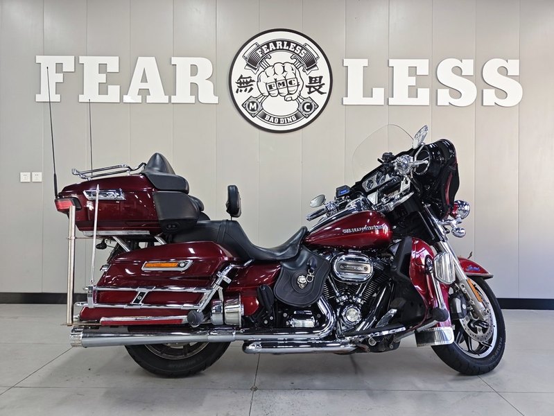 二手哈雷戴维森旗舰滑翔  Limited