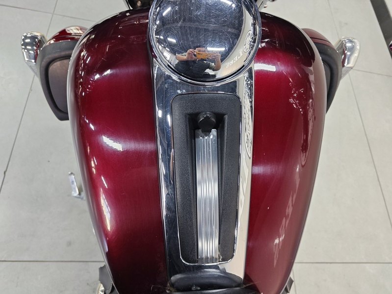 二手哈雷戴维森旗舰滑翔  Limited