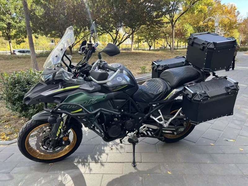 二手贝纳利金鹏 TRK502