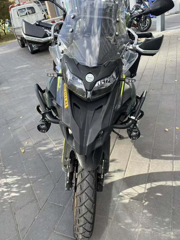 二手贝纳利金鹏 TRK502