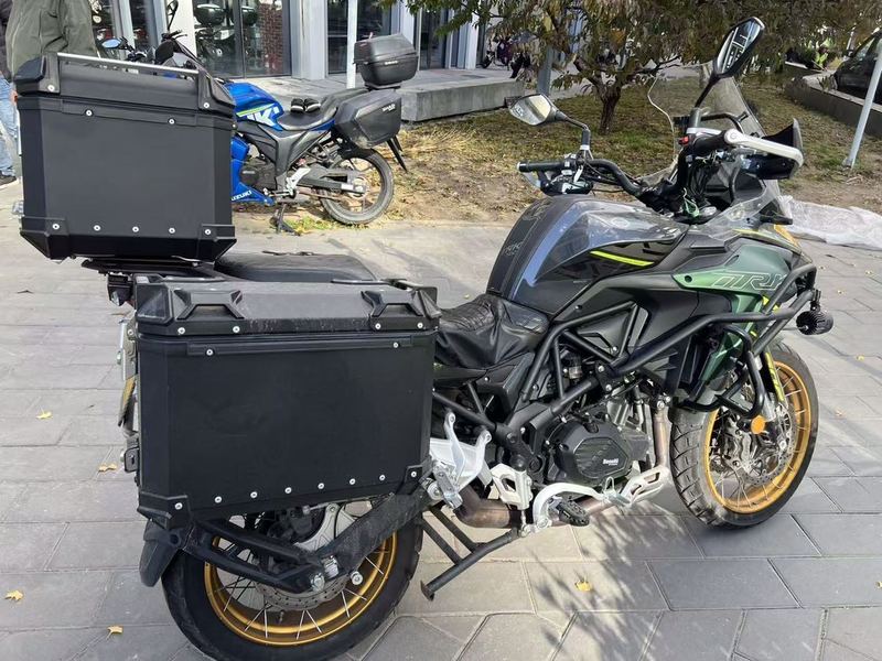 二手贝纳利金鹏 TRK502