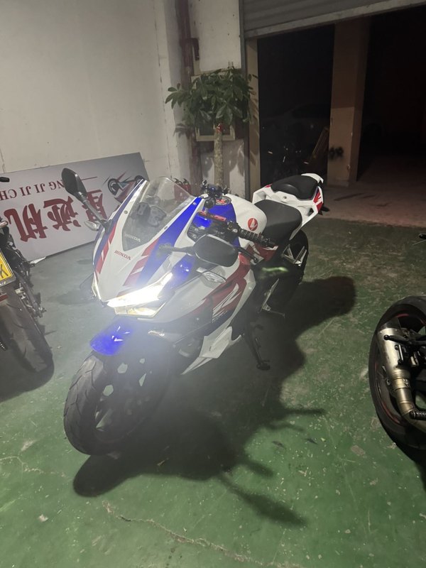 二手本田CBR400R