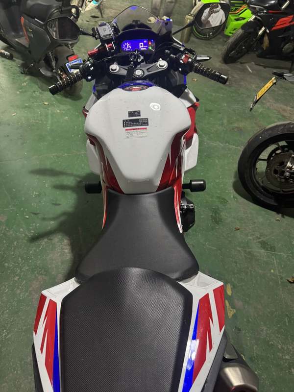 二手本田CBR400R