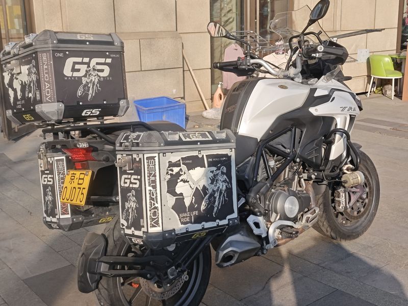 二手贝纳利金鹏 TRK502