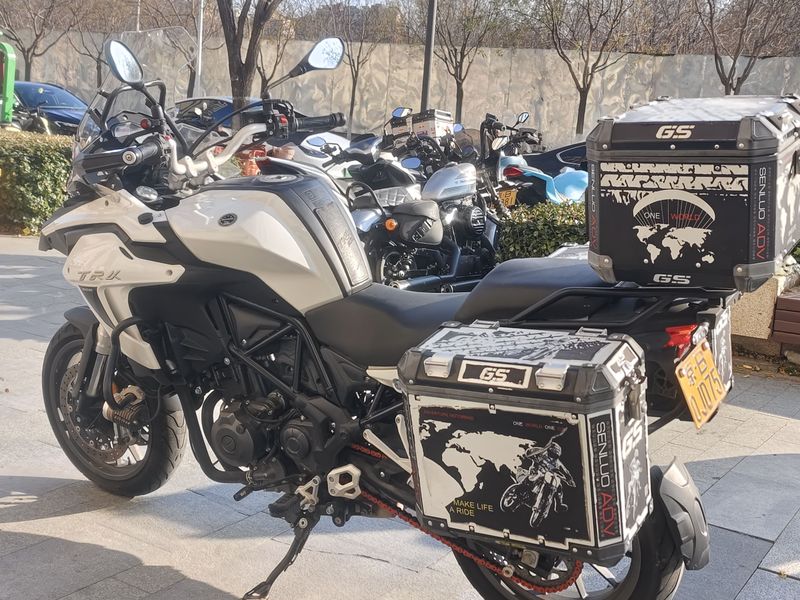 二手贝纳利金鹏 TRK502