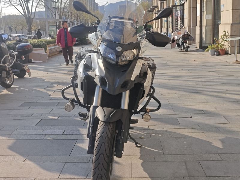 二手贝纳利金鹏 TRK502