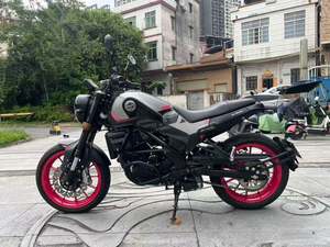 二手贝纳利幼狮 Leoncino 250