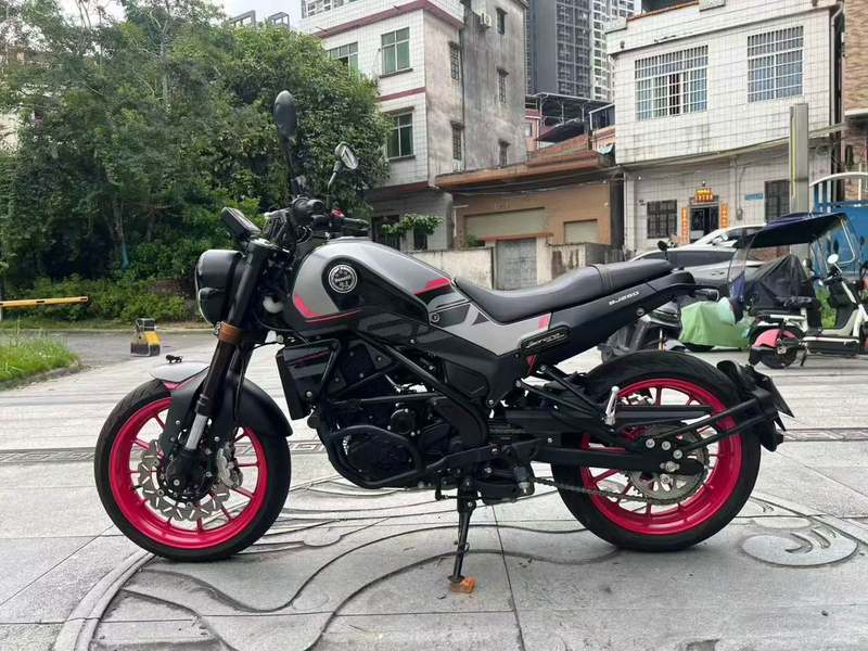 二手贝纳利幼狮 Leoncino 250